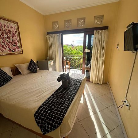 Sari Buana Bed & Breakfast Кута Екстериор снимка