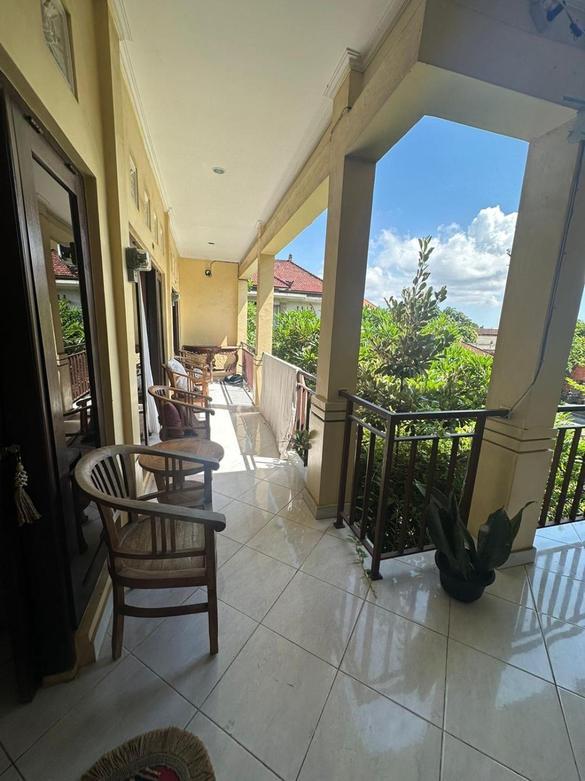Sari Buana Bed & Breakfast Кута Екстериор снимка