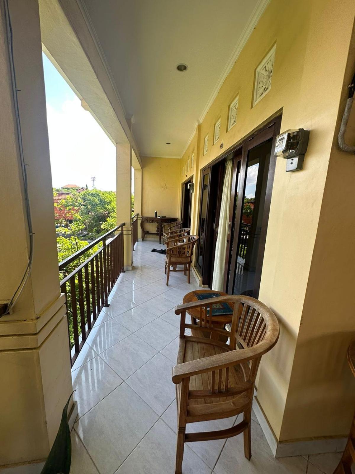 Sari Buana Bed & Breakfast Кута Екстериор снимка