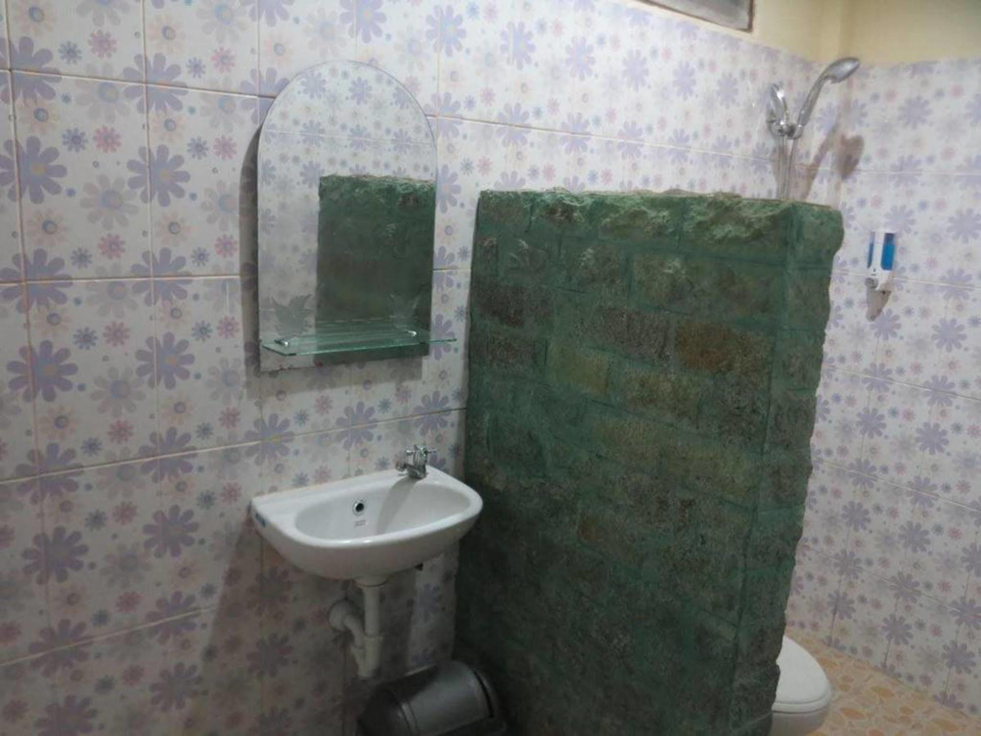 Sari Buana Bed & Breakfast Кута Екстериор снимка